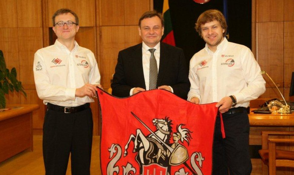 Benediktas Vanagas ir  Saulius Jurgelėnas susitikime su Seimo Pirmininku Vydu Gedvilu