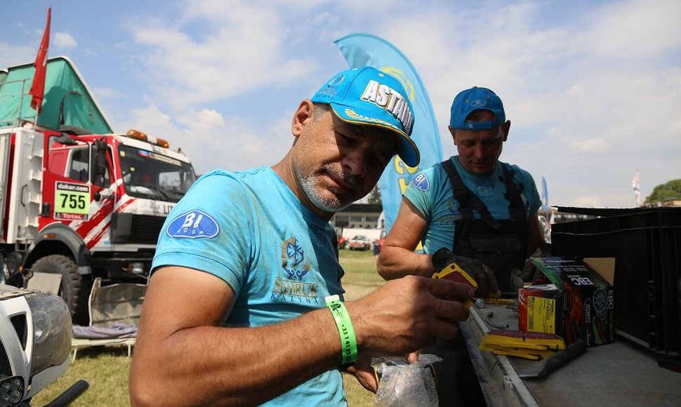„Astana Racing“ komandos mechanikai