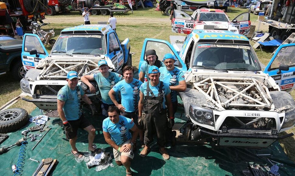 „Astana Racing“ komandos mechanikai