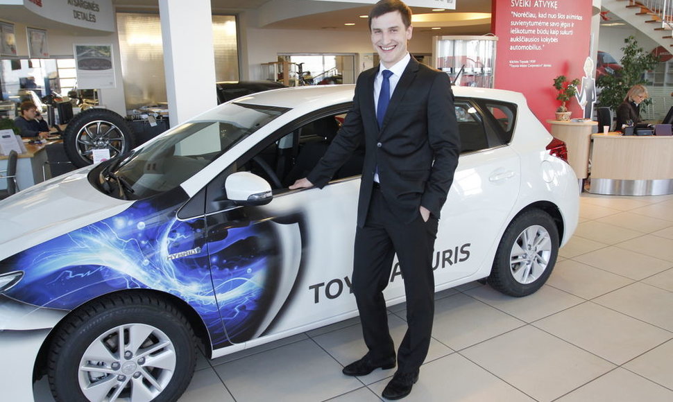 „Toyota Auris“ trims mėnesiams laimėjęs Ovidijus Martinonis