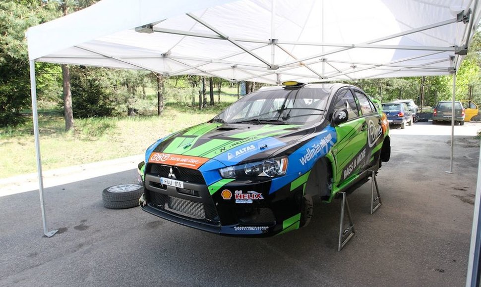 „Wellmann rally team“ komandos „Mitsubishi Lancer Evo X“