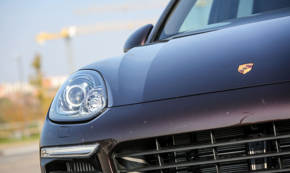 Atnaujintas „Porsche Cayenne“