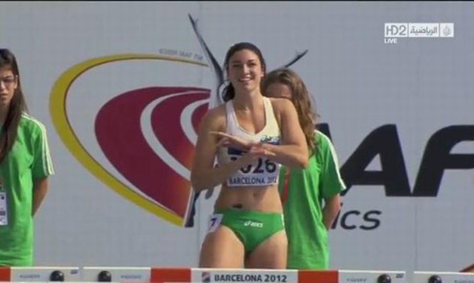 Michelle Jenneke mankštinasi 