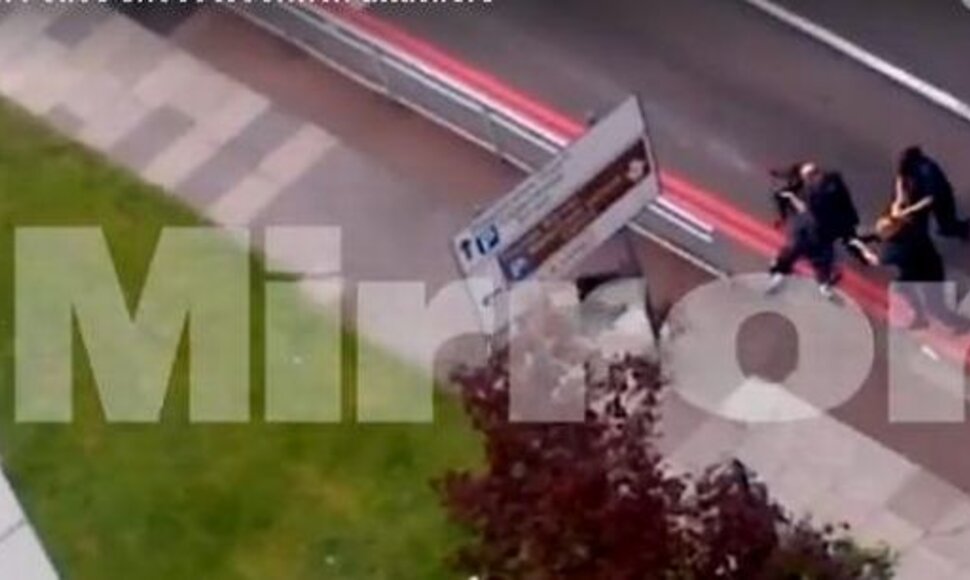 Policija sušaudė įtariamąjį.