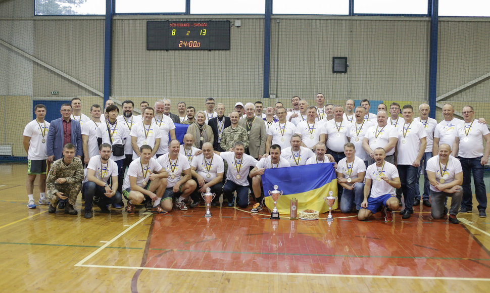Varėnoje įvyko žiūrovų susidomėjimo ir teigiamų atgarsių sulaukęs tarptautinis veteranų rankinio turnyras „Ukrainos ambasadoriaus taurė 2018“. 