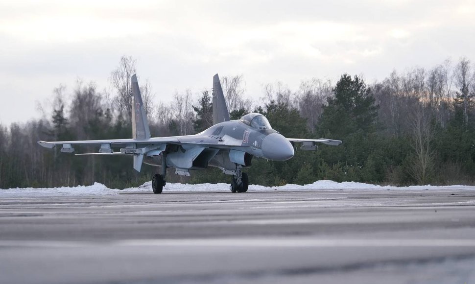 Rusijos naikintuvai Su-35S Baranovičiuose