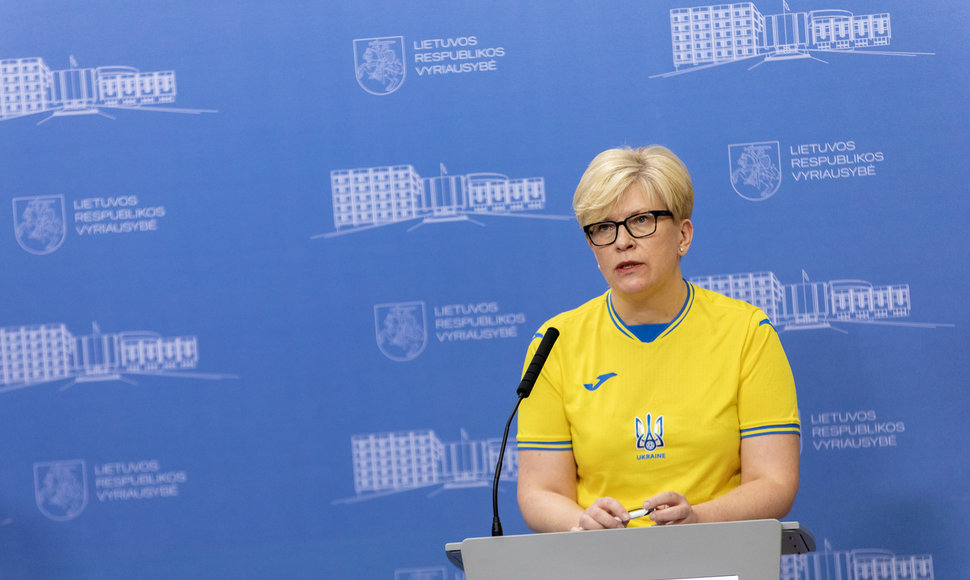 Ingrida Šimonytė su Ukrainos futbolo rinktinės marškinėliais