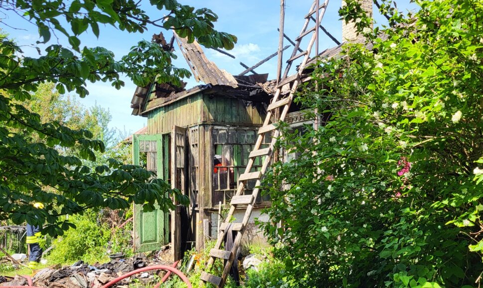 Vilniaus rajone, už Nemenčinės, pirmadienį per gaisrą name žuvo žmogus