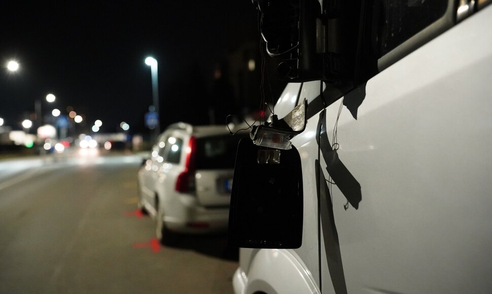 Avarija Panevėžyje: vilkikas apgadino dvi de&scaron;imtis automobilių