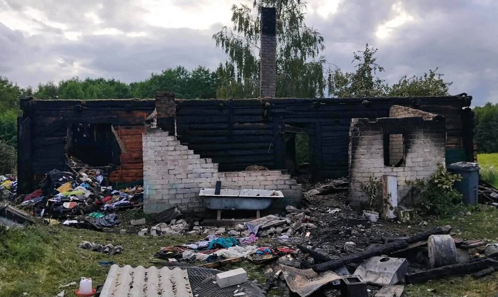 Per gaisrą Kedonių kaime sudegė namas