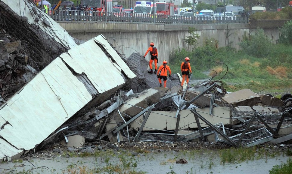 Italijoje sugriuvo greitkelio viadukas