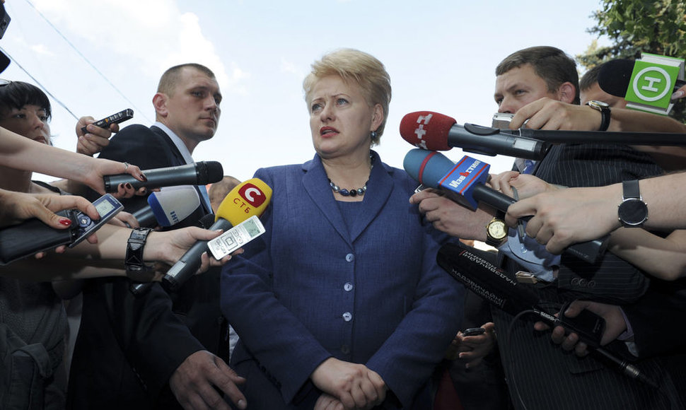 Lietuvos prezidentė Dalia Grybauskaitė atvyko į ligoninę Charkove.
