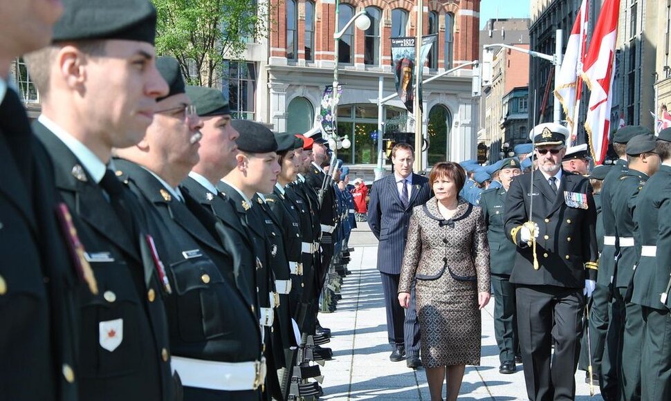 Ceremonija prie memorialo NATO vir&scaron;ūnių susitikime