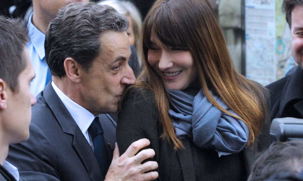 Buvęs Prancūzijos prezidentas Nicolas Sarkozy su savo žmona Carla Bruni-Sarkozy