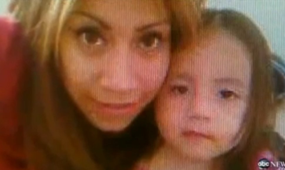 Elizabeth Escalona su savo dvejų metų dukra Jocelyn Cedillo