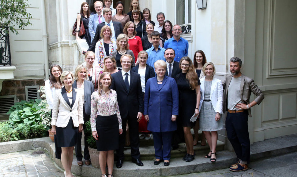 Dalia Grybauskaitė susitiko su Paryžiuje dirbančių lietuvių bendruomene.