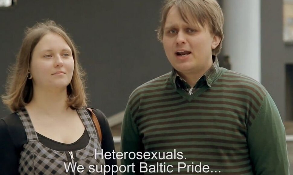 Kadras iš gėjų eitynių reklamos