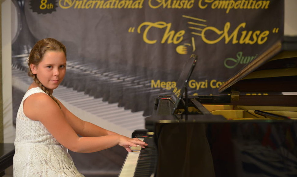 Vaiva Mitkutė – Graikijos Santorini saloje vykusiame tarptautiniame jaunųjų atlikėjų konkurse „The Muse“