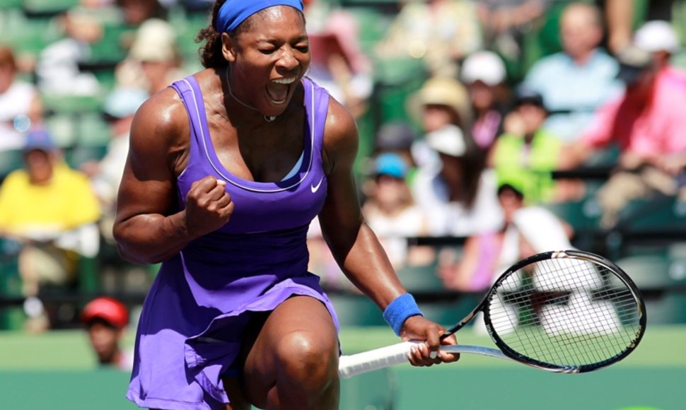 Serena Williams po pergalės prieš grįš į pirmą WTA reitingo dešimtuką