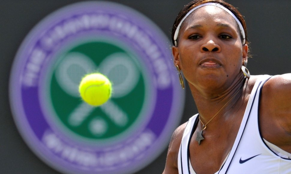 Serena Williams pasaulio reitinge nukris į 180-ą vietą
