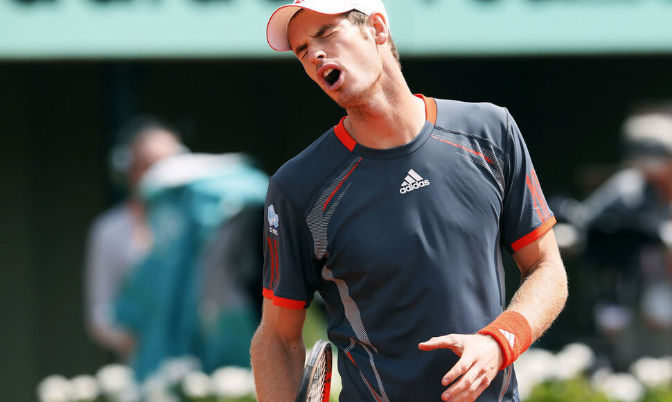 Andy Murray žaidė jusdamas nugaros skausmus