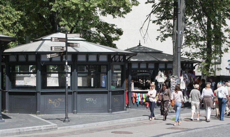 Viename i&scaron; Pilies gatvės paviljonų įsikurs dviračių ir riedžių nuoma.