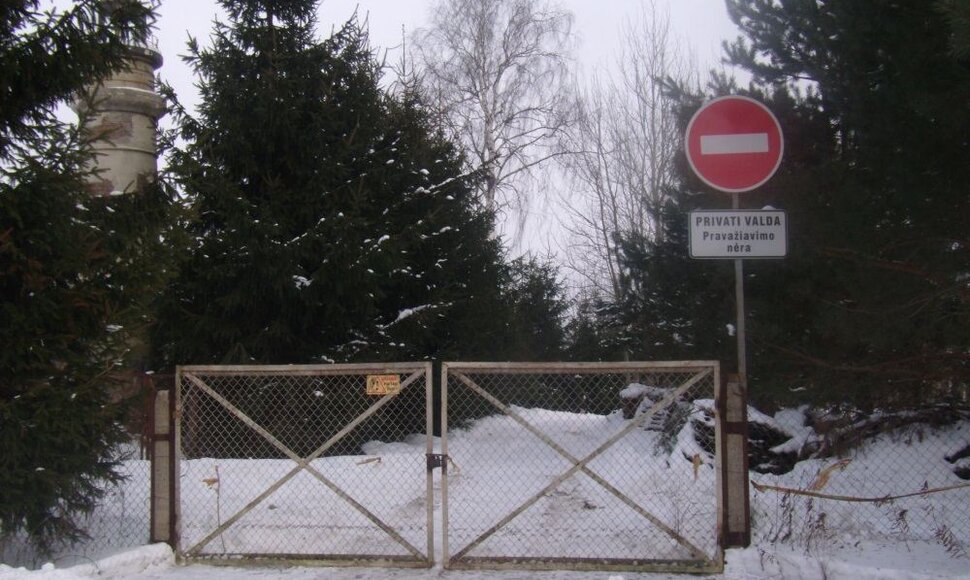 &Scaron;iuo keliu sodų gyventojai negali naudotis nei žiemą, nei vasarą.