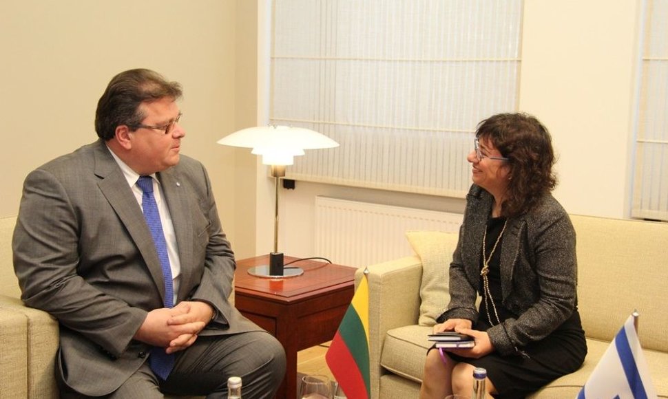 Užsienio reikalų ministras Linas Linkevičius ir Izraelio ambasadorė Lietuvai Hagit Ben-Yaakov