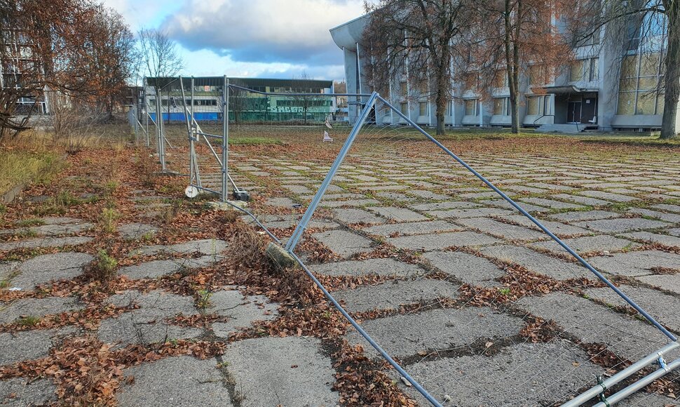 Savaitgalį vandalai niokojo Sporto rūmus