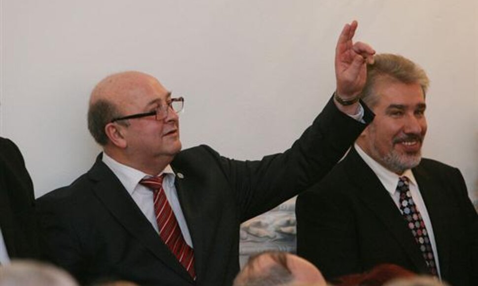 Visvaldas Matijošaitis (kairėje)