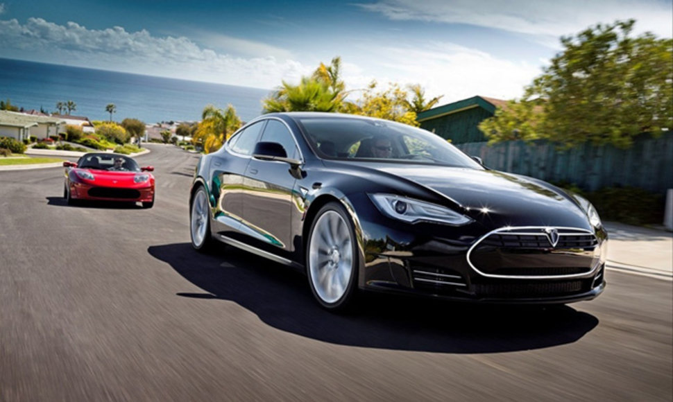 „Tesla Roadster“ ir „Tesla Model S“