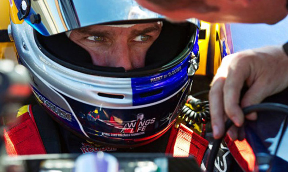 Tomas Cruise'as ir „Red Bull Racing“ bolidas