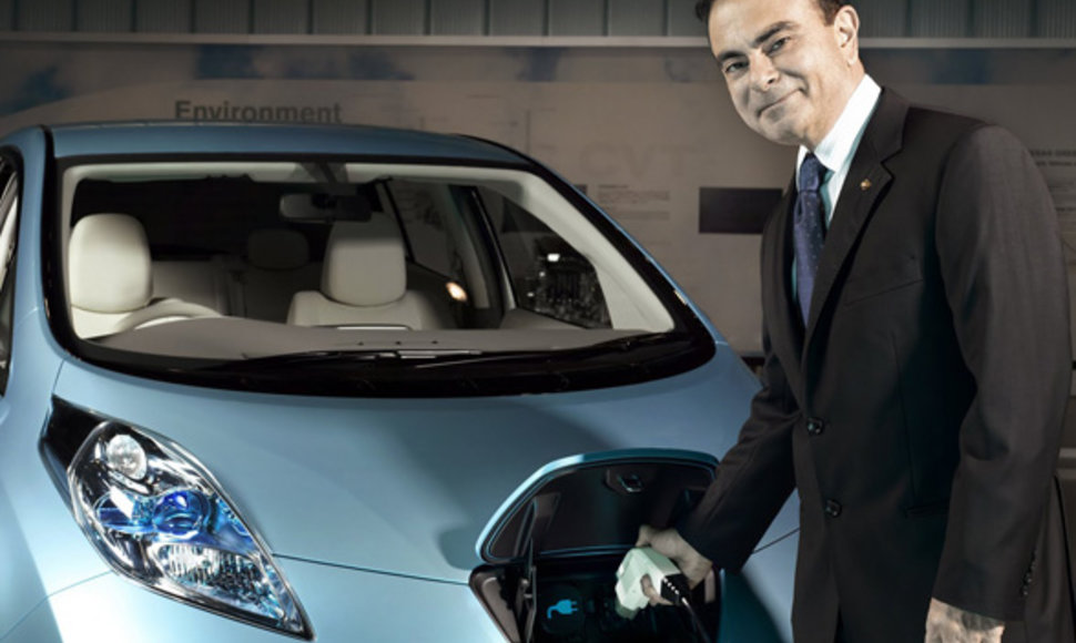 „Nissan Leaf“ ir Carlosas Ghosnas