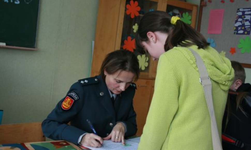 Dėl ko gimnazijoje įvyko muštynės, aiškinasi Klaipėdos policija. Asociatyvinė nuotr. 
