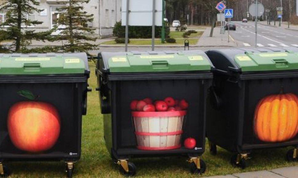 Laukiama, kaip išmargintus konteinerius įvertins klaipėdiečiai. 