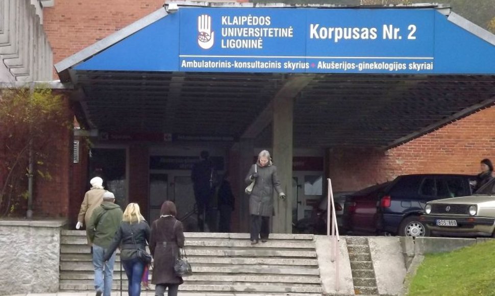 Politikai nori žinoti, kiek  Klaipėdos universitetinė ligoninės lėšų liko įšaldyta bankrutavusiame banke. 