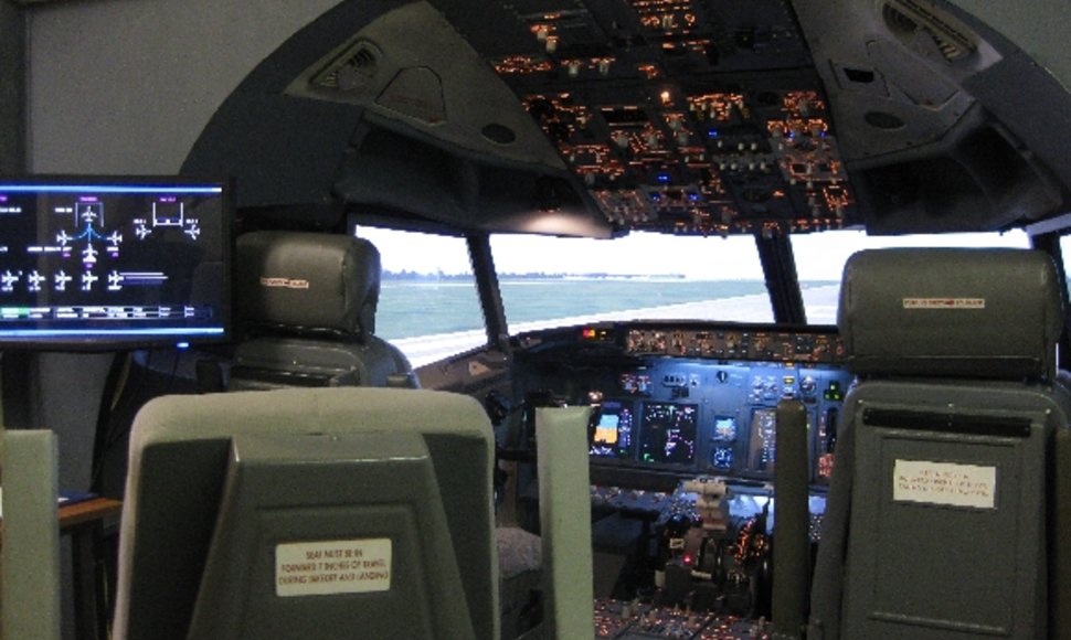 „Boeing 777“ realaus skrydžio treniruoklis
