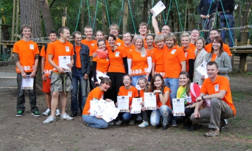Velomaratono savanoriai ir organizatoriai