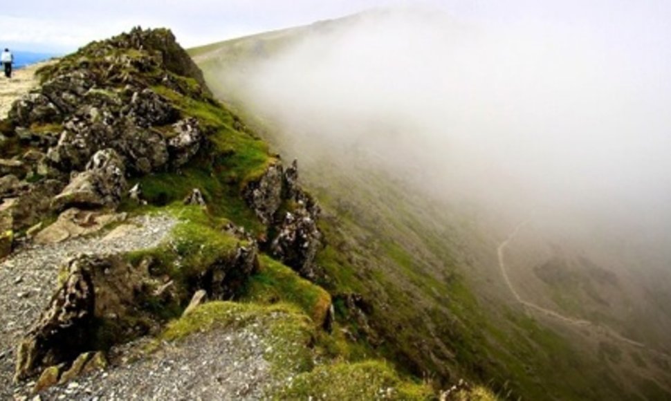 Karolis bekopiant į aukščiausia Velso kalną. Snowdon