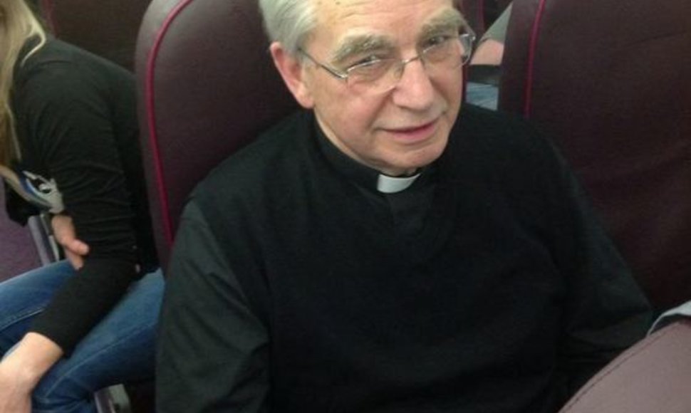 Kardinolas Audrys Juozas Bačkis pakeliui į Romą
