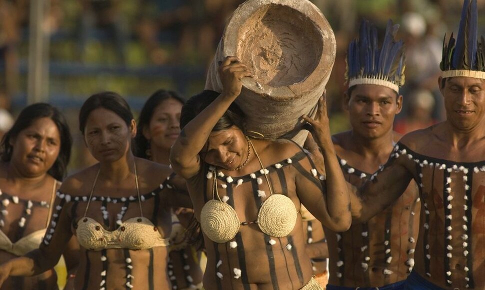 Linksmos ir uždegančios braziliškos kavos tradicijos