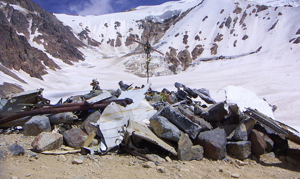 1972-aisiais Andų kalnuose nukrito nedidelis keleivinis lėktuvas. 16 juo skridusių žmonių, sniegynuose ir šaltyje praleidę 72 dienas, liko gyvi ir išsigelbėjo.