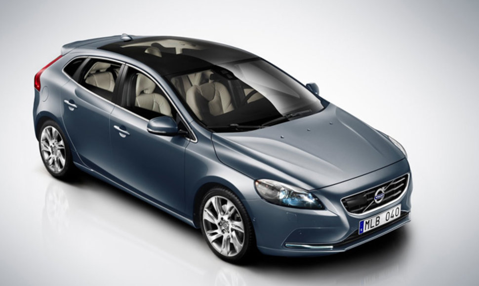 „Volvo V40“