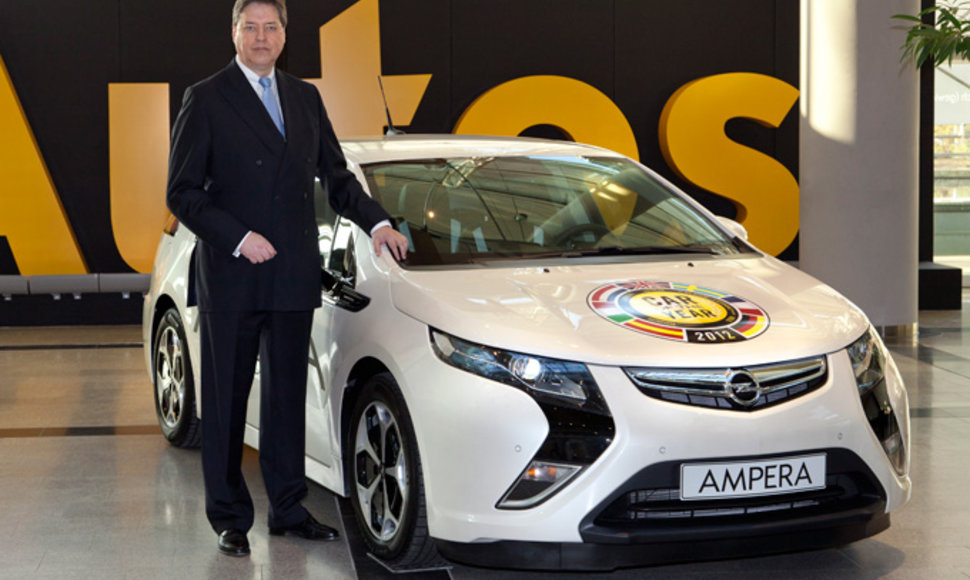 Alfredas Rieckas ir „Opel Ampera“