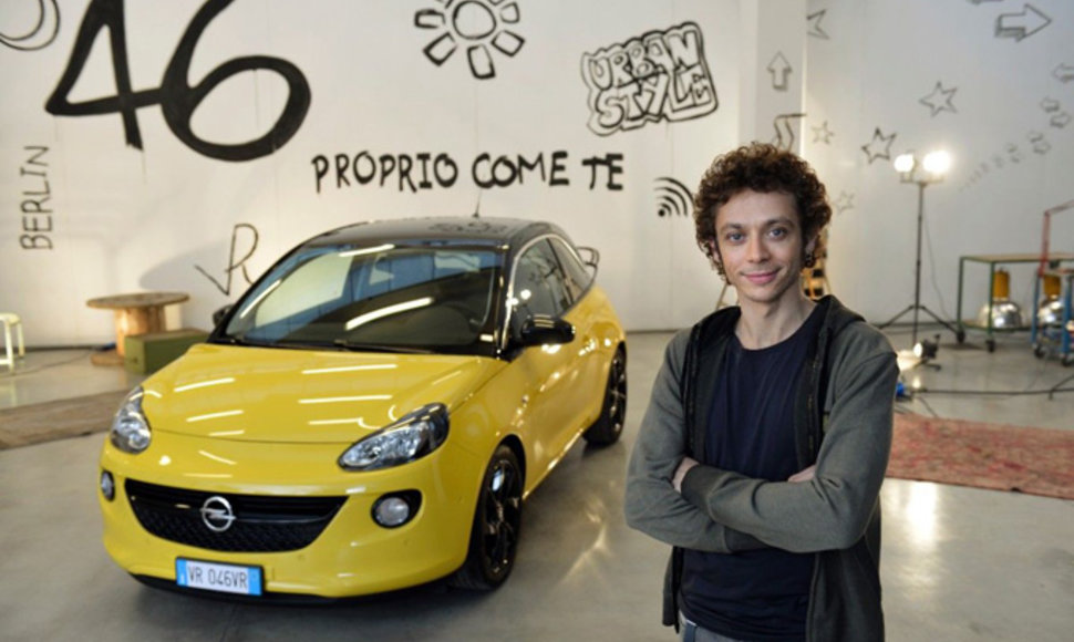 Valentino Rossi ir „Opel Adam“