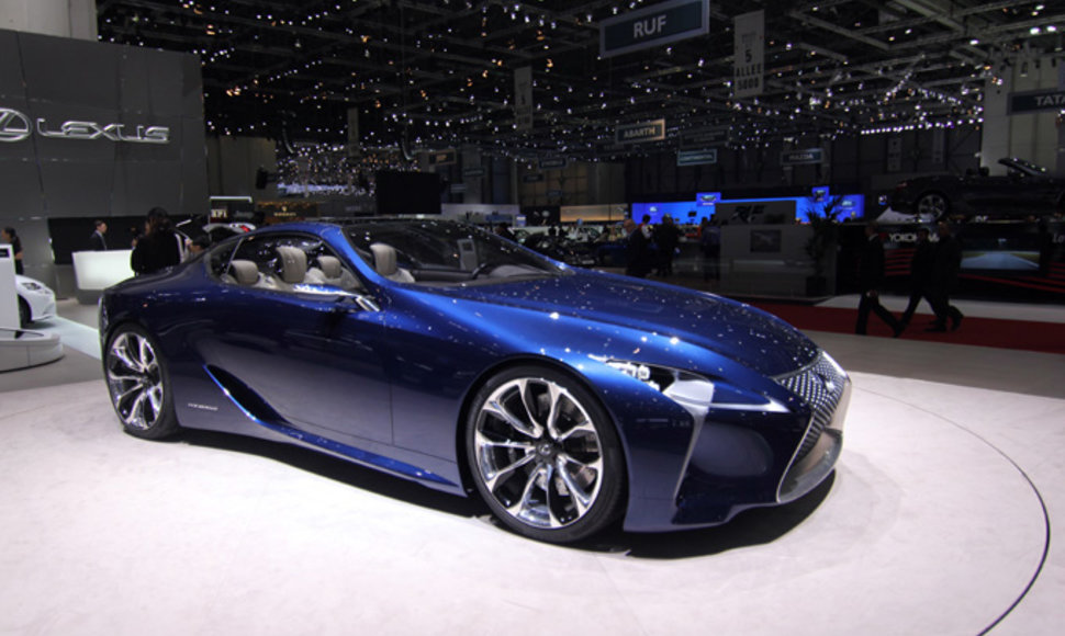 „Lexus LF-CC“