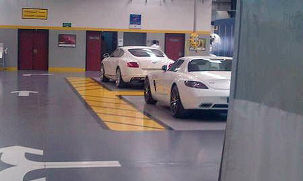 „Bentley Continental GT“ bei „Mercedes-Benz SLS AMG“