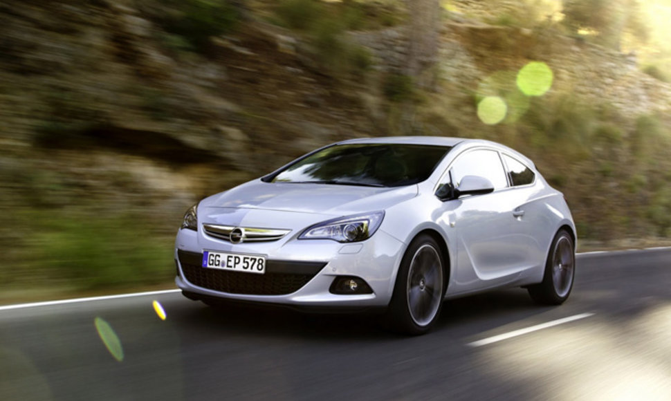 „Opel Astra GTC“