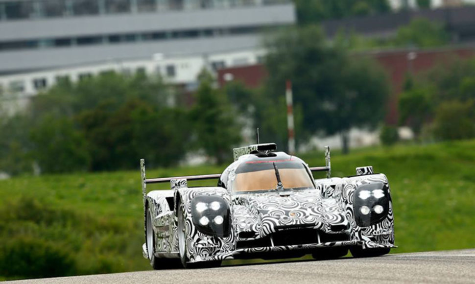 LMP1 klasei paruoštas „Porsche“ bolidas