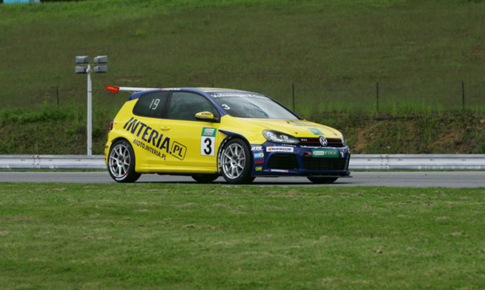 Robertas Kupčikas „Volkswagen Castrol Cup“ lenktynėse